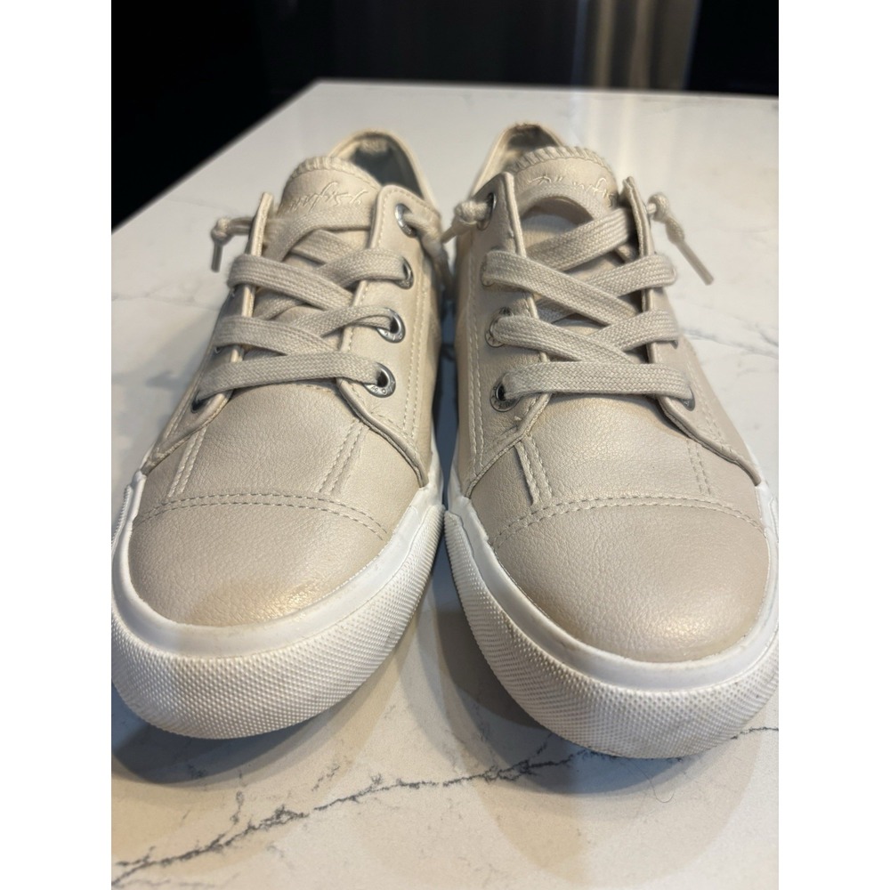 Blowfish Malibu Shoes Womens Size 8 White Canvas Lace Up Low Top Sneakers Casual